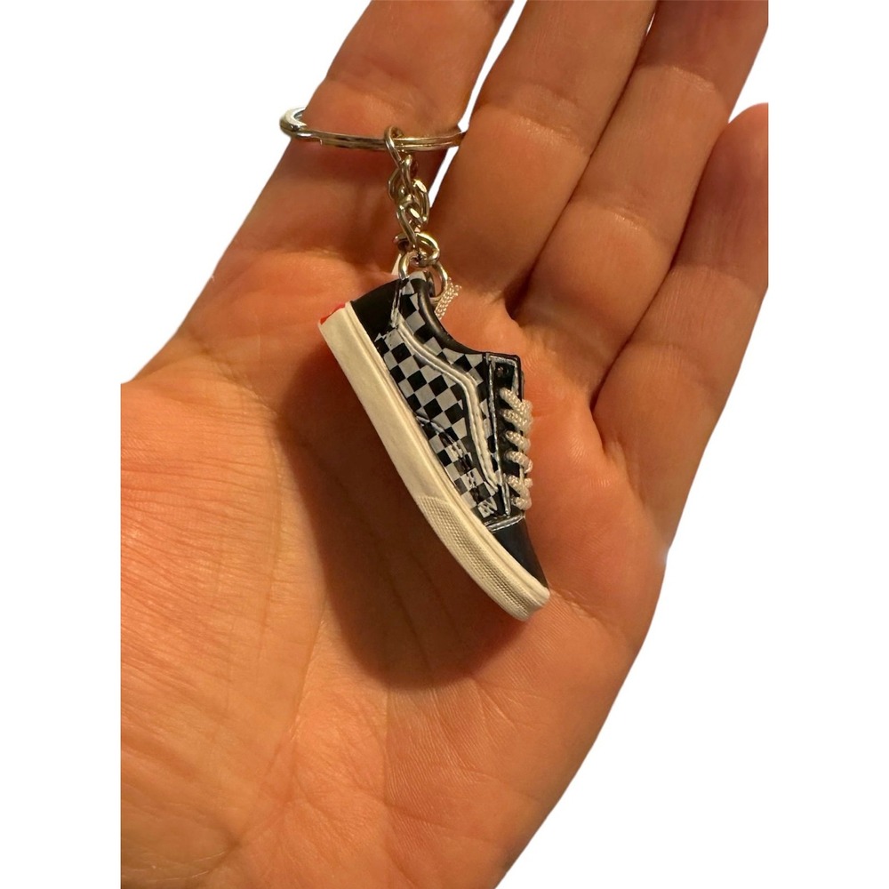 Mini Vans Classic Skateboarding Shoe Keychain Sk8 Low Classic Low Checkboard